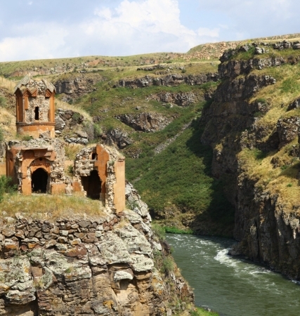 Ani Bakireler Manastırı